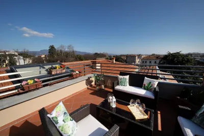 Rooftop Delight with Terrace – 사진 13